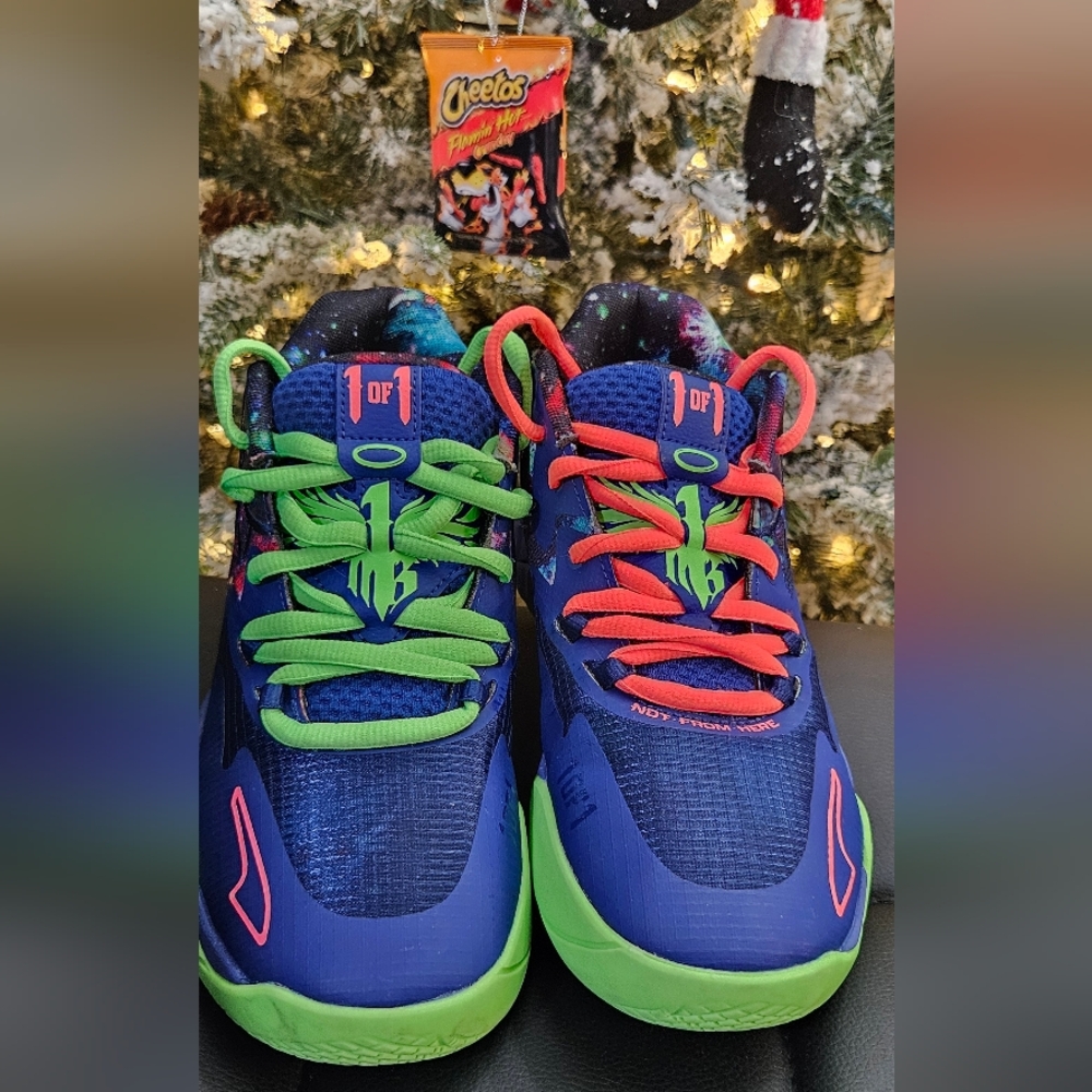 Lamelo Ball 1of1 Galaxy Pumas - Picture 10 of 11